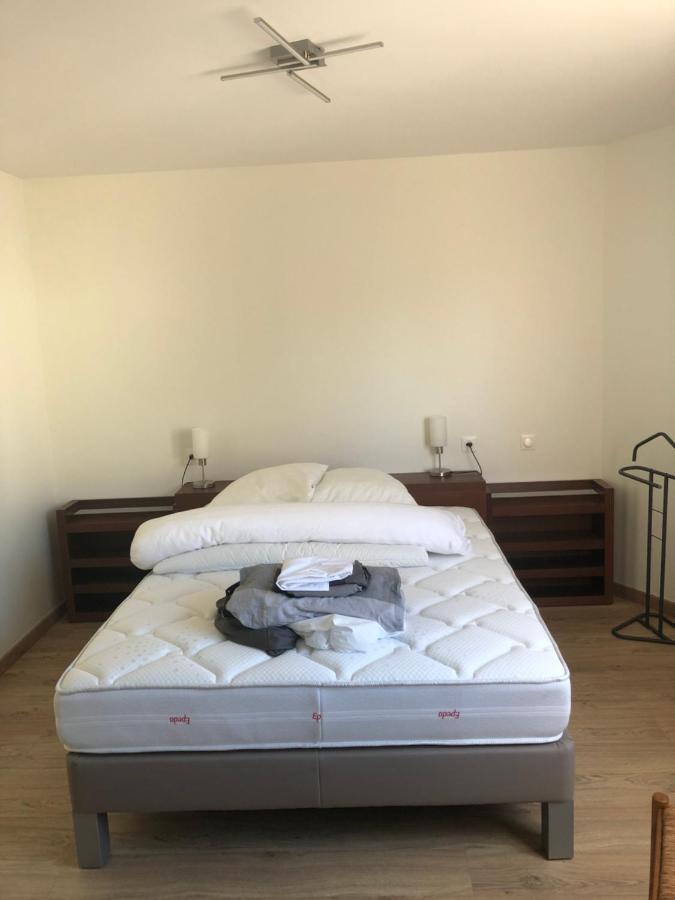 Residence Merlin Appartement Arthur Saint-Malon-sur-Mel Екстериор снимка